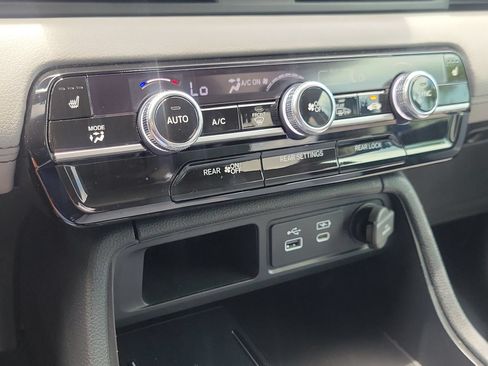 Used 2024 Honda Pilot EX-L image 34
