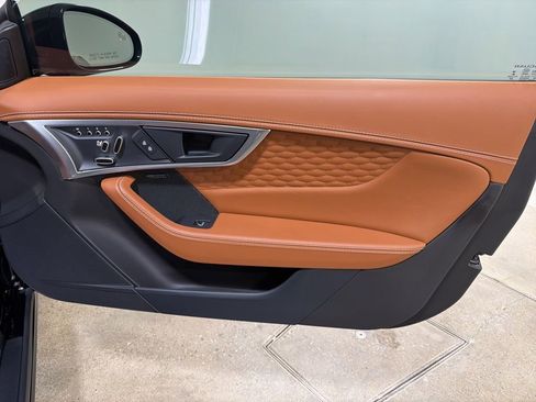 Used 2021 Jaguar F-TYPE R AWD/4WD image 27