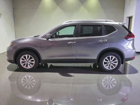 Used 2018 Nissan Rogue SV image 15