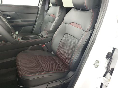 New 2026 Nissan Kicks SR image 12