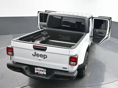 Used 2023 Jeep Gladiator Overland image 64