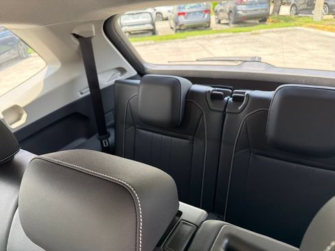 Used 2022 Volkswagen Tiguan SE FWD image 32