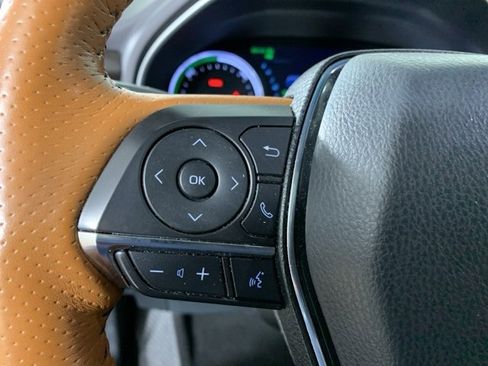 Used 2020 Toyota Avalon Limited image 22