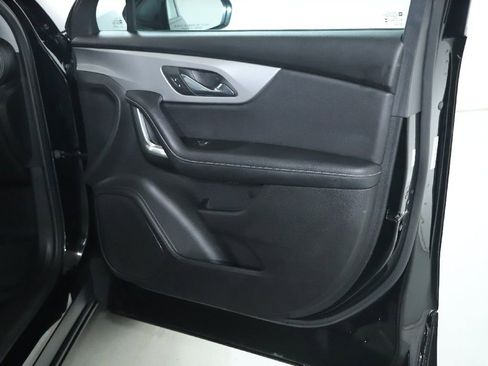 Used 2025 Chevrolet Blazer LT FWD image 33