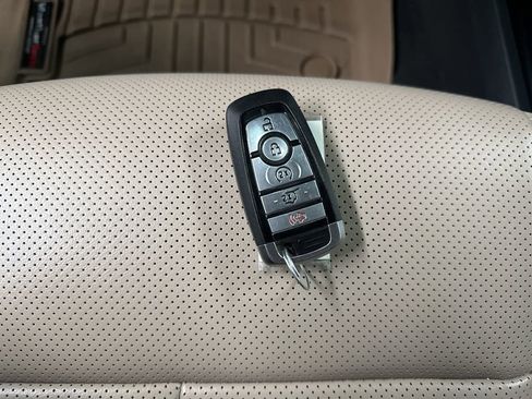 Used 2023 Ford Expedition Max XLT AWD/4WD image 40
