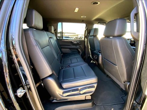 Certified 2025 Chevrolet Suburban Z71 image 19