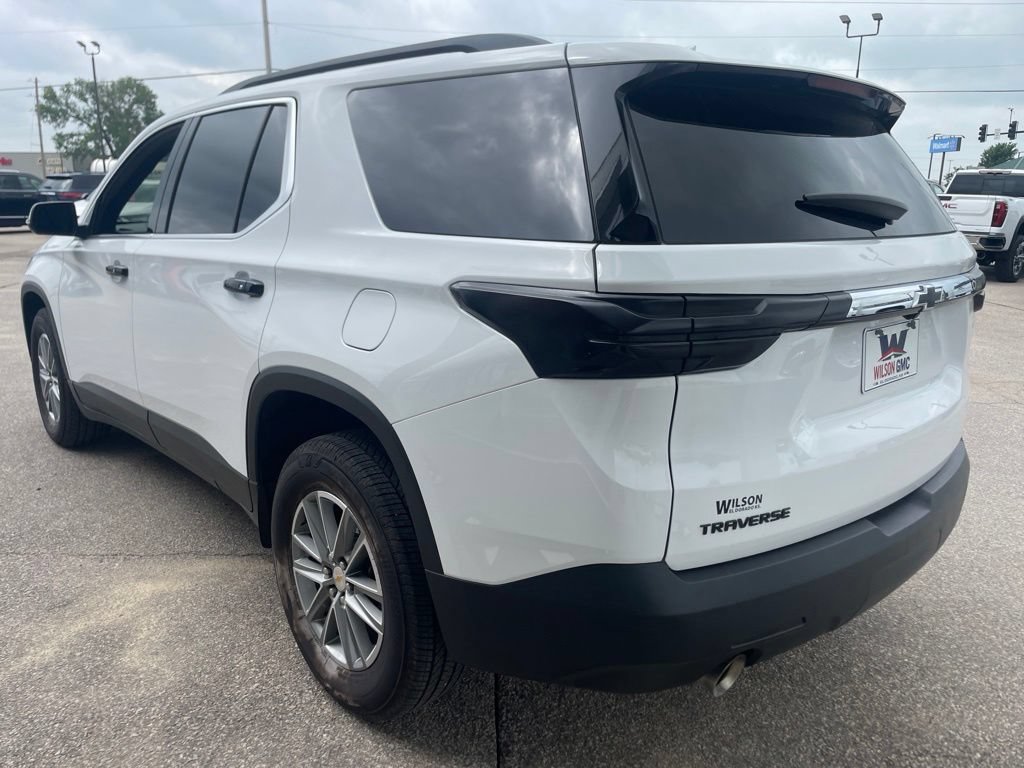 Used 2023 Chevrolet Traverse LT FWD image 4