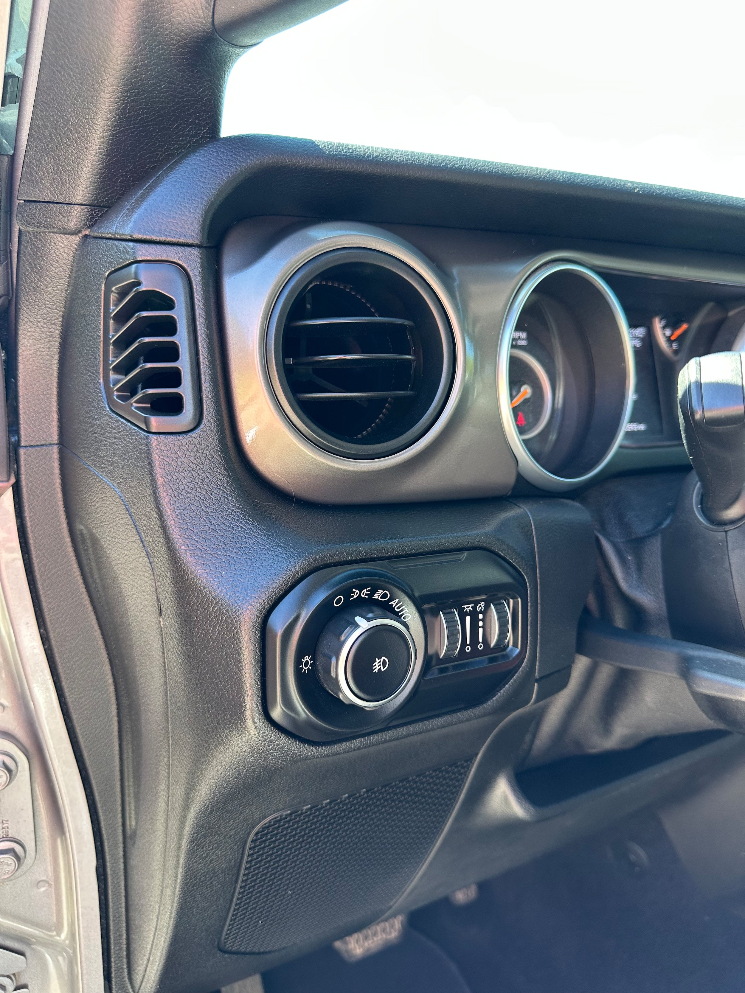 Used 2018 Jeep Wrangler Unlimited Sport S AWD/4WD image 15