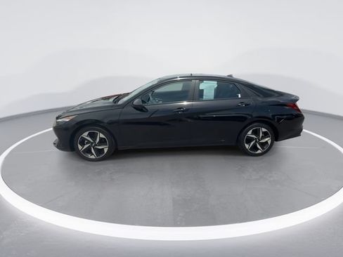 Certified 2023 Hyundai Elantra SEL w/ Convenience Package FWD image 5