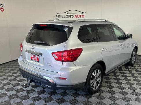 Used 2020 Nissan Pathfinder SL AWD/4WD image 8