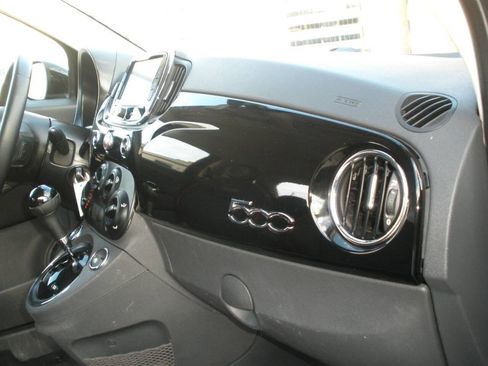 Used 2017 FIAT 500 Pop FWD image 27