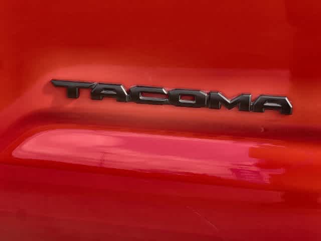 Used 2020 Toyota Tacoma TRD Off-Road w/ Technology Package AWD/4WD image 8