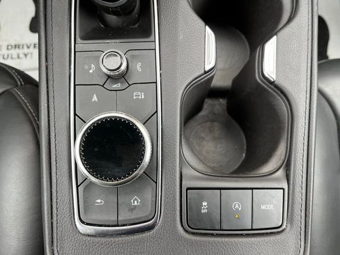 Used 2024 Cadillac XT4 Premium Luxury image 32