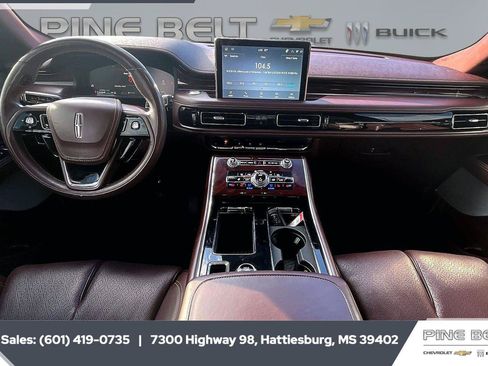 Used 2023 Lincoln Aviator Black Label w/ Dynamic Handling Package AWD/4WD image 13