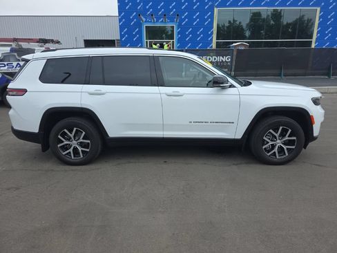 Used 2023 Jeep Grand Cherokee L Limited w/ Trailer Tow Group (B) AWD/4WD image 6