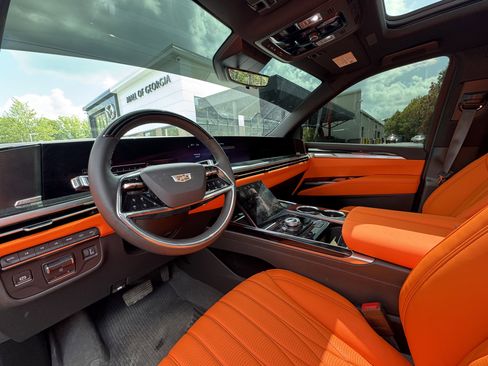 Used 2025 Cadillac Escalade Sport w/ Touring Package AWD/4WD image 8