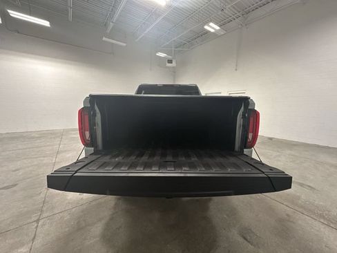 Used 2023 GMC Sierra 1500 SLT w/ SLT Premium Plus Package AWD/4WD image 23