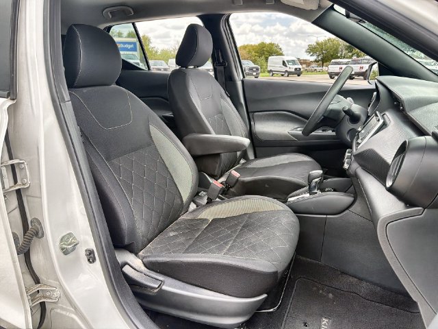 Used 2019 Nissan Kicks S FWD image 23