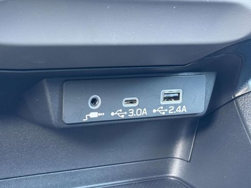 Certified 2025 Subaru Crosstrek 2.0i Premium image 18