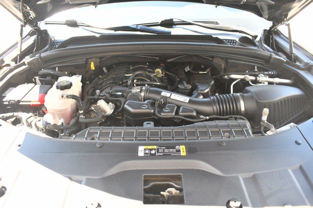 Used 2023 Jeep Grand Cherokee Laredo AWD/4WD image 29