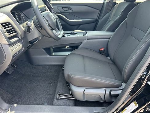 Certified 2025 Nissan Rogue S image 17