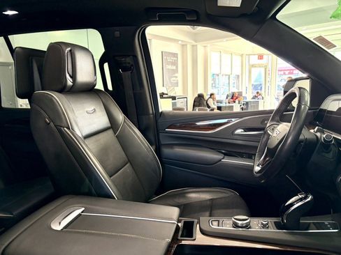 Used 2023 Cadillac Escalade Premium Luxury image 20