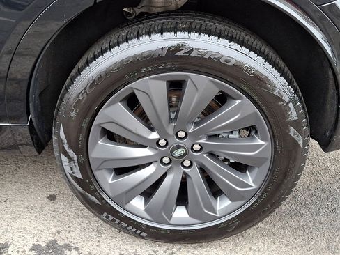 Used 2025 Land Rover Discovery Sport S image 11