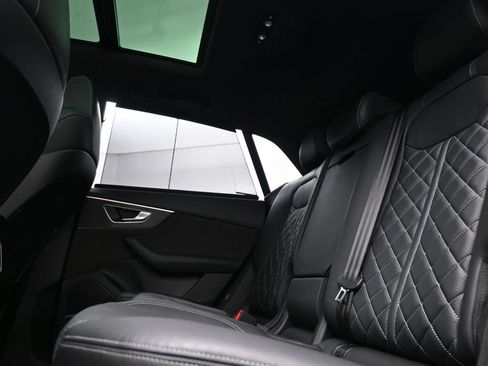 Used 2022 Audi SQ8 Prestige AWD/4WD image 13