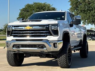 Used 2024 Chevrolet Silverado 2500 LTZ AWD/4WD video 3