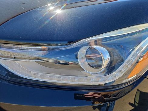 Used 2019 Chevrolet Trax LT w/ LT Convenience Package FWD image 18
