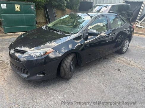 Used 2018 Toyota Corolla LE FWD image 6