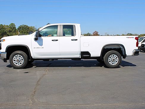Used 2025 Chevrolet Silverado 2500 W/T w/ WT/CX Safety Package image 6
