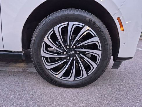 Used 2025 Lincoln Navigator L Black Label AWD/4WD image 13