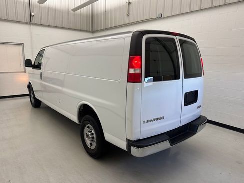 Used 2019 GMC Savana 2500 Extended RWD image 4
