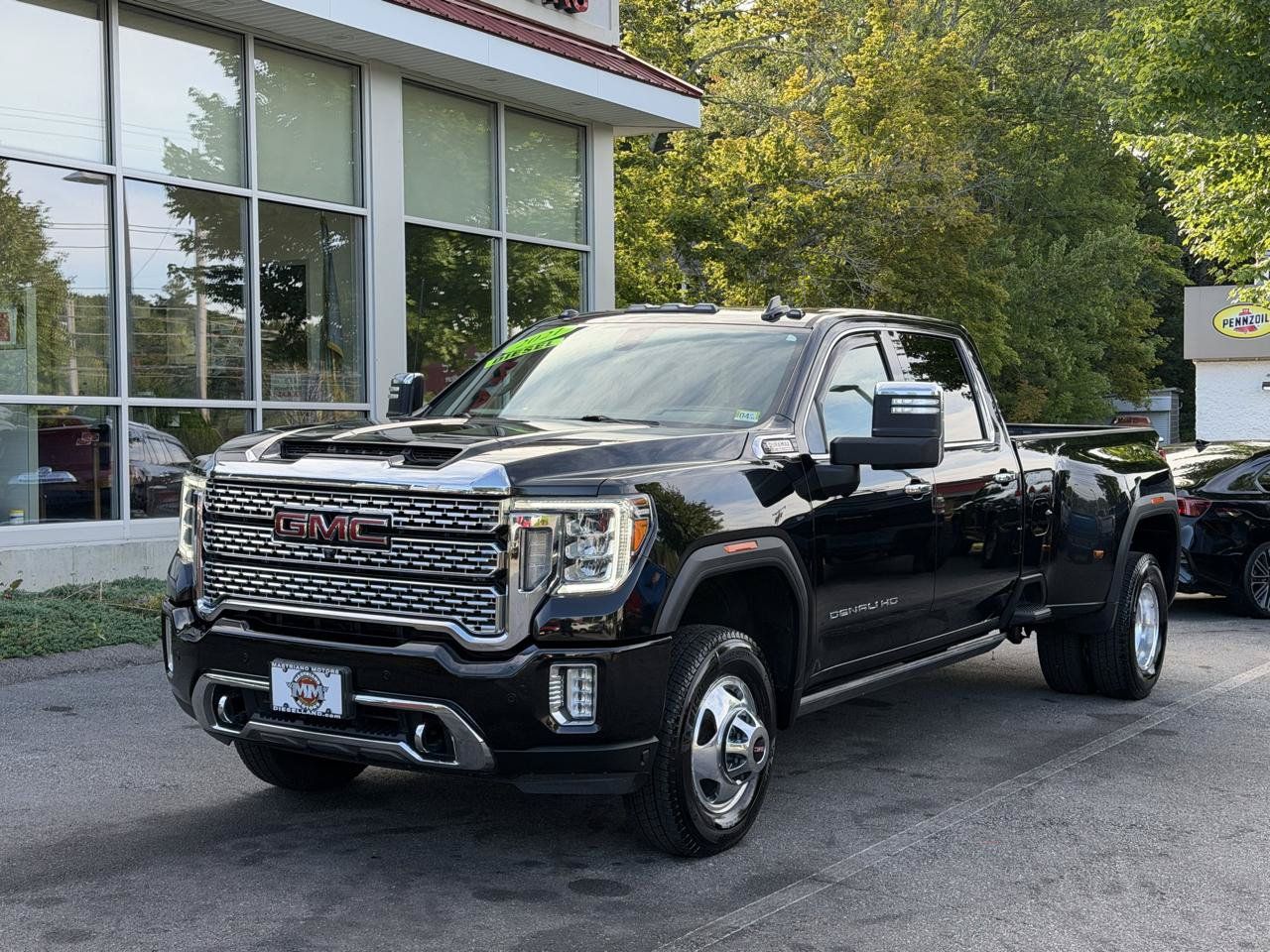 Used 2021 GMC Sierra 3500 Denali w/ Denali Ultimate Package AWD/4WD image 2