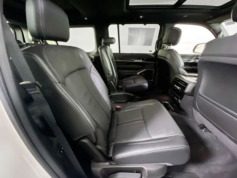 Used 2022 Jeep Wagoneer Series II w/ Convenience Group I image 30