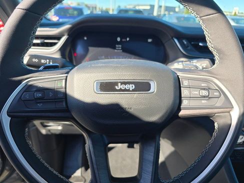 New 2025 Jeep Grand Cherokee Limited w/ Black Appearance Package image 29