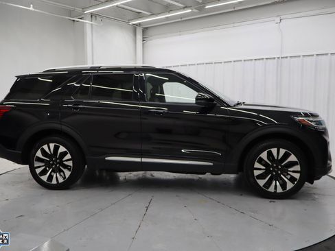 Certified 2025 Ford Explorer Platinum w/ LUX Leather Package image 2