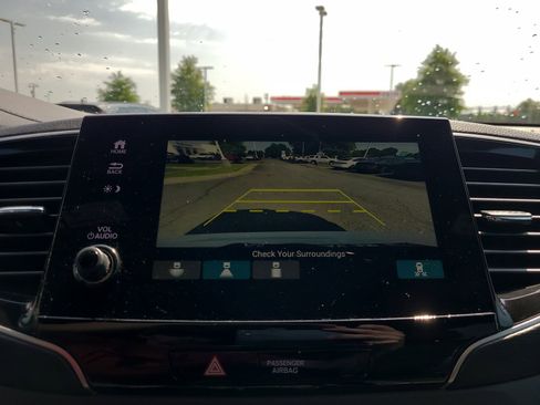Certified 2022 Honda Pilot TrailSport image 36