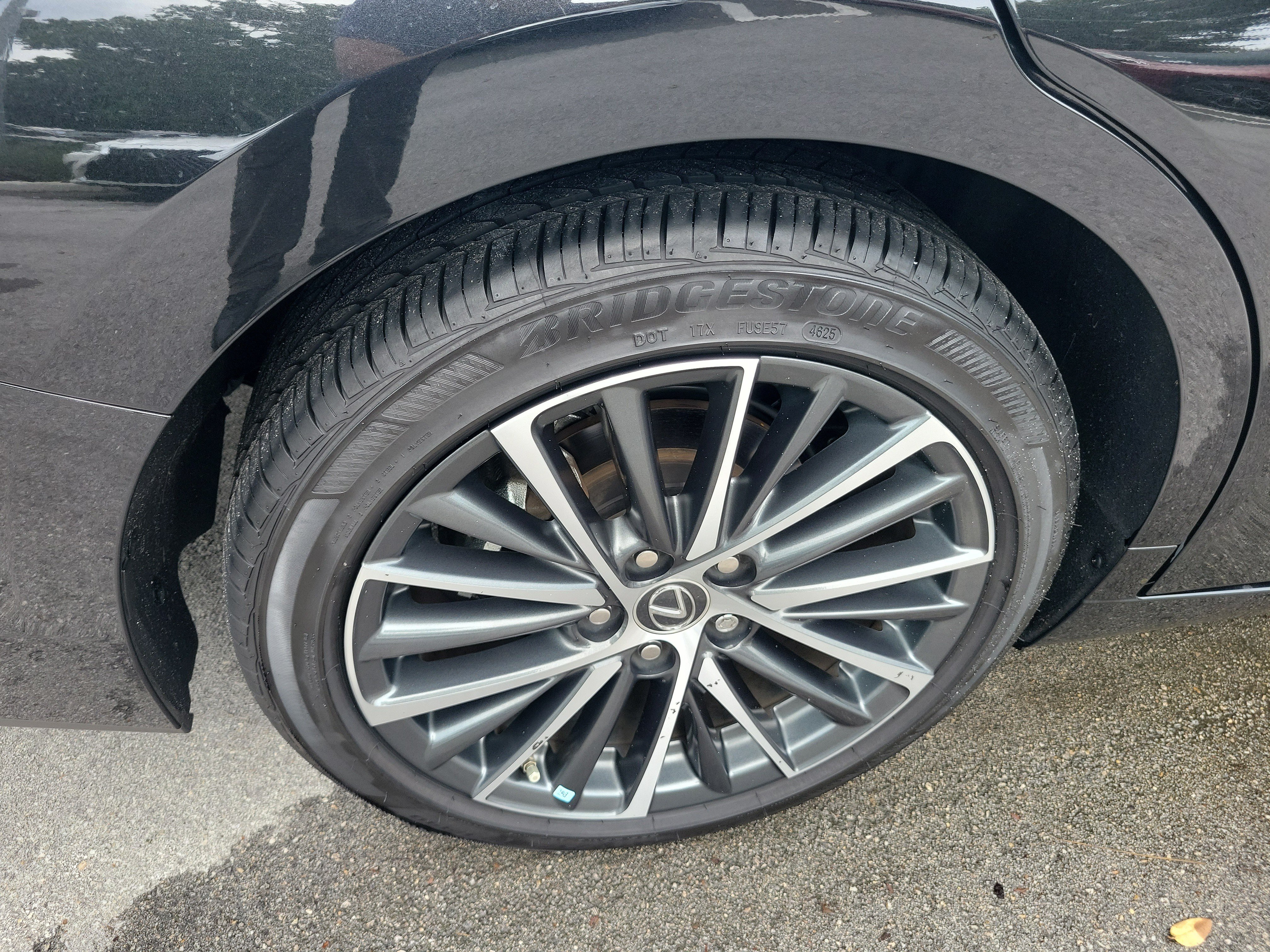 Used 2025 Lexus ES 350 w/ Premium Package FWD image 7
