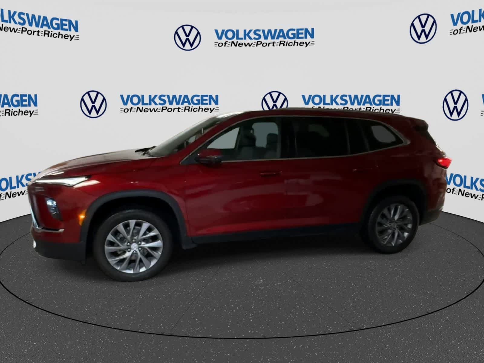 Used 2025 Buick Enclave Preferred FWD image 4