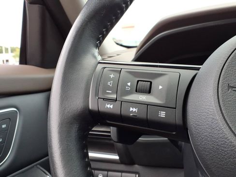 Used 2023 Nissan Rogue Platinum AWD/4WD image 26