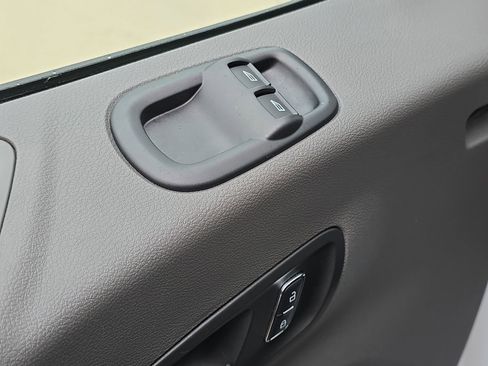 Certified 2025 Ford Transit 350 XLT image 13