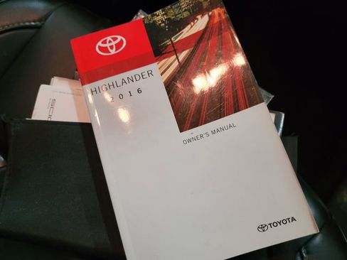 Used 2016 Toyota Highlander XLE image 47