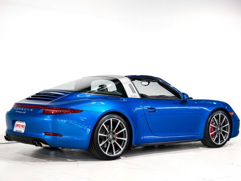 Used 2015 Porsche 911 Targa 4S image 3