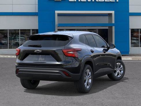 New 2026 Chevrolet Trax LS FWD image 4