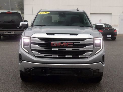 New 2025 GMC Sierra 1500 SLE image 2
