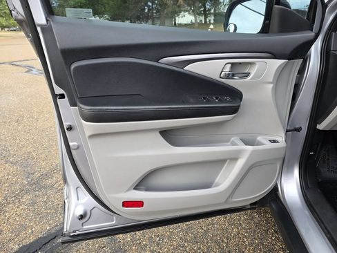 Used 2017 Honda Pilot EX-L image 11