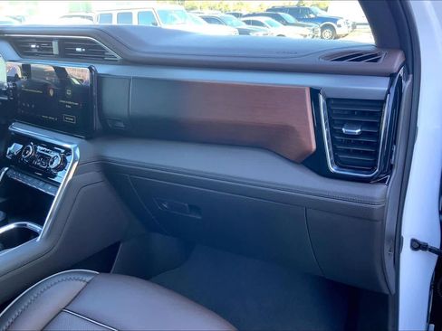 Used 2024 GMC Sierra 1500 Denali w/ Denali Reserve Package image 17