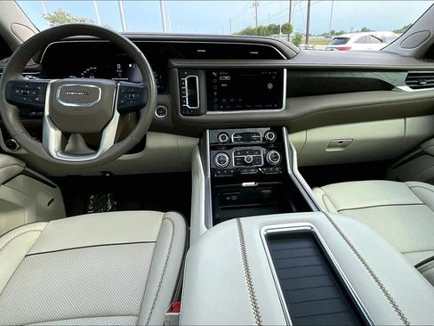 Used 2022 GMC Yukon Denali AWD/4WD image 13
